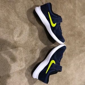Boys Nike size 11